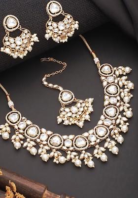 Gold Plated Kundan Studded And Beaded Jewellery Set