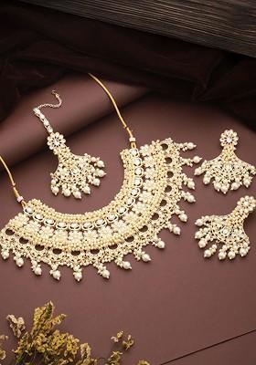 Gold Plated Kundan Studded And Beaded Jewellery Set
