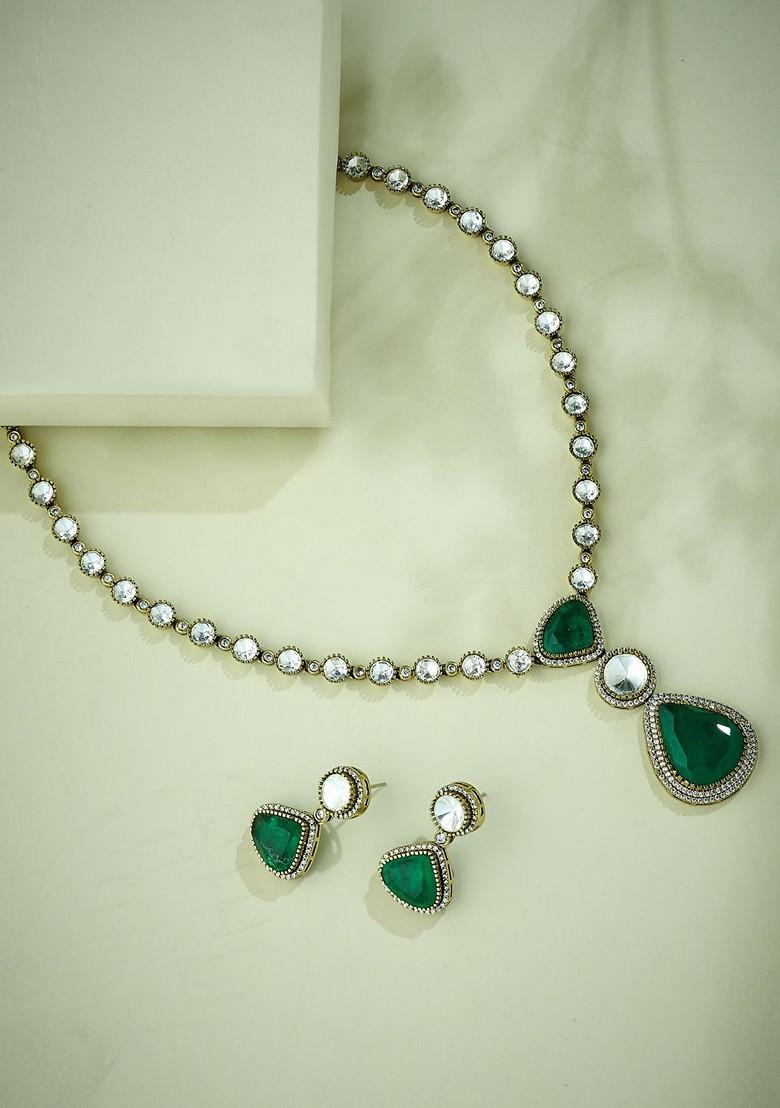 22K Gold Plated Emerald Stone Centric Kundan Stone Studded Elegant Necklace Set - Indya