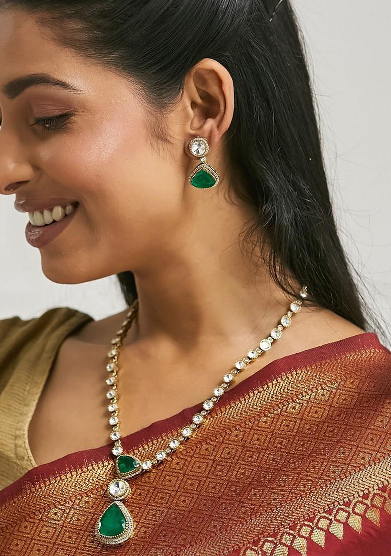 22K Gold Plated Emerald Stone Centric Kundan Stone Studded Elegant Necklace Set - Indya