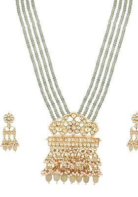 22K Gold Plated Kundan Studded And Beaded Jewellery Set