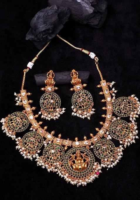 Kemp Pushp Chakra Gold Plated Stones Studded And Beaded Temple Jewellery Set
