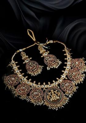 Kemp Pushp Chakra Gold Plated Stones Studded And Beaded Temple Jewellery Set