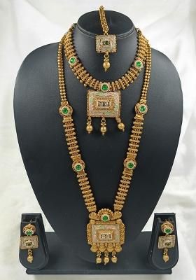 Golden Alloy Stone And Moti Necklace Set