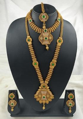 Golden Alloy Stone And Moti Necklace Set
