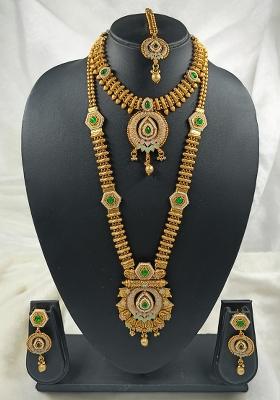 Golden Alloy Stone And Moti Necklace Set