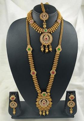 Golden Alloy Stone And Moti Necklace Set