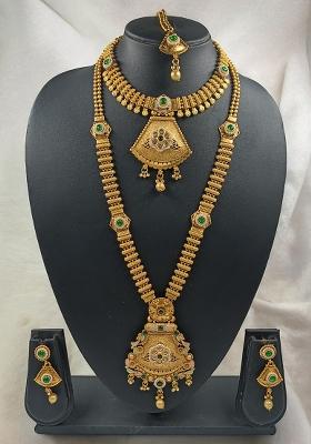 Golden Alloy Stone And Moti Necklace Set