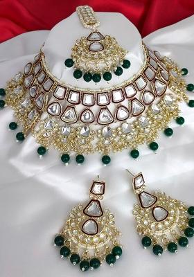 Maroon And Green Alloy Stone And Moti Necklace Set