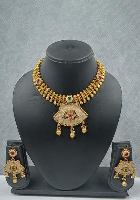 Golden Alloy Stone And Moti Necklace Set