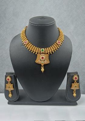 Golden Alloy Stone And Moti Necklace Set