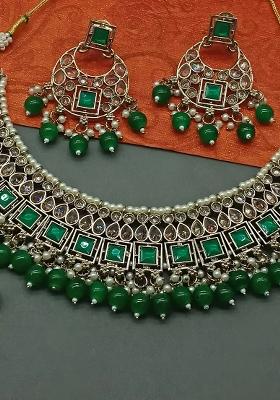Green Alloy Stone And Moti Necklace Set