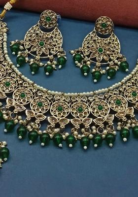 Green Alloy Stone And Moti Necklace Set