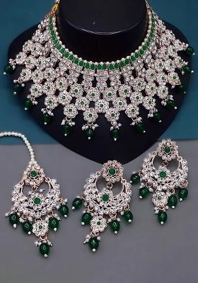 Green Alloy Stone And Moti Necklace Set
