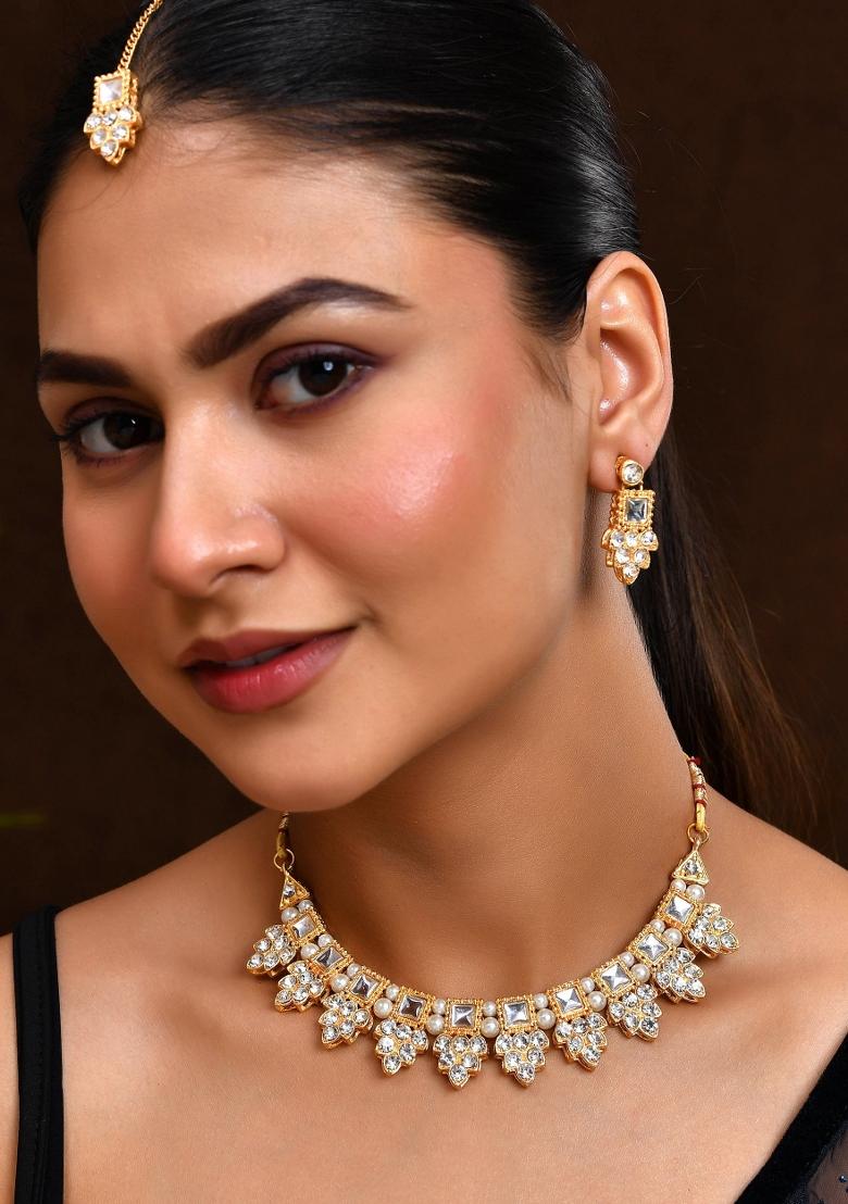 Gold Plated Stone Studded Necklace Set With Maang Tikka