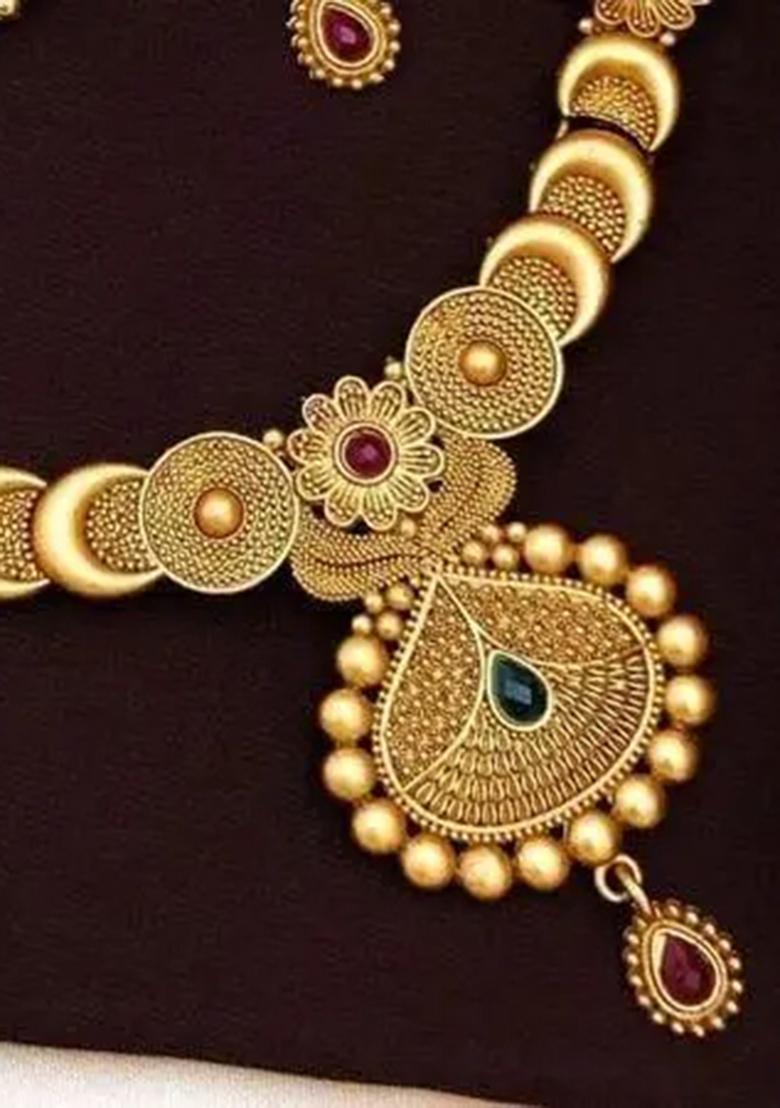 Golden Alloy Necklace Set