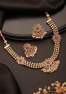 Gold Plated Kundan And Pearl Beaded Floral Jewellery Set