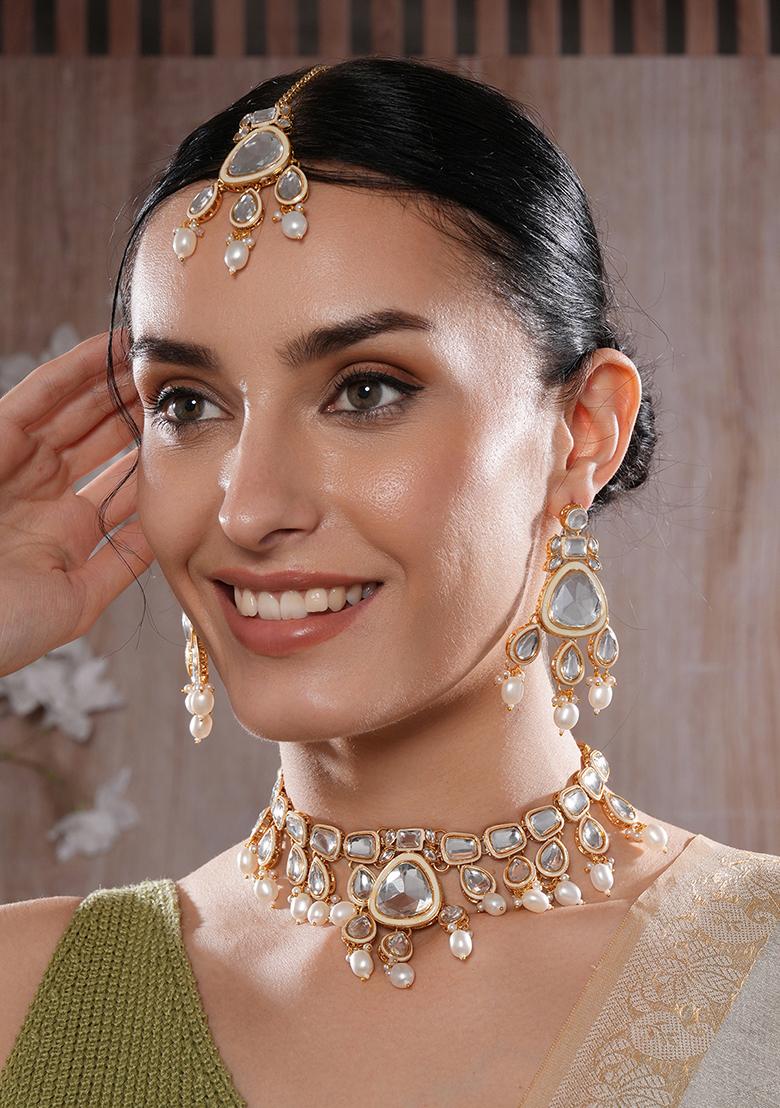 Gold Plated Kundan Jewellery Set With Maangtikka