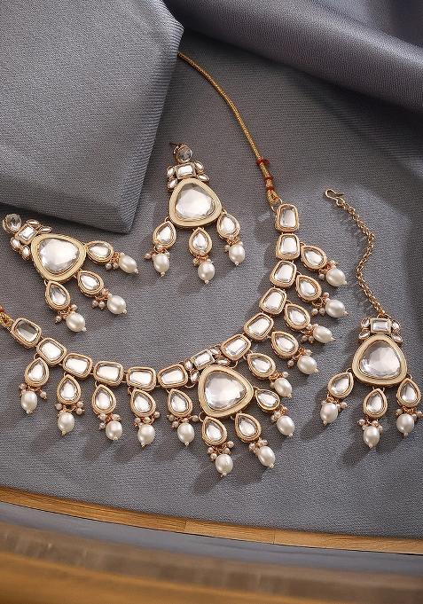 Gold Plated Kundan Jewellery Set With Maangtikka