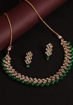 Women Gold Plated Green And White Kundan Studded And Beaded Jewellery Set