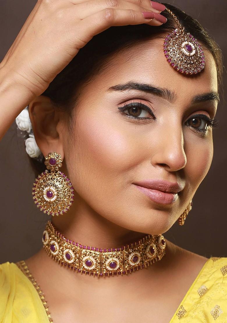 Gold Plated Kundan Studded And Beaded Jewellery Set