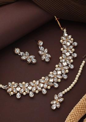 Gold Plated Stone Studded And Pearl Beaded Jewellery Set