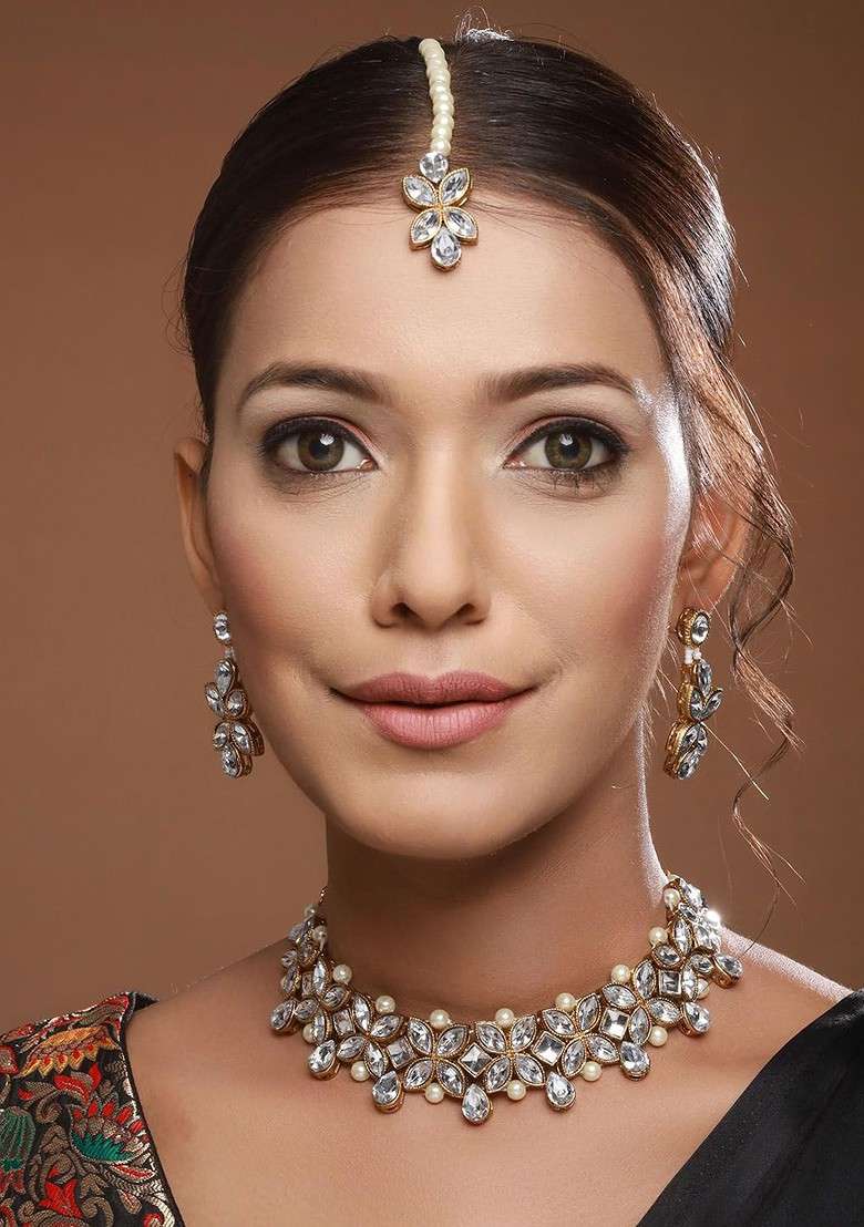 Gold Plated Stone Studded And Pearl Beaded Jewellery Set - Indya