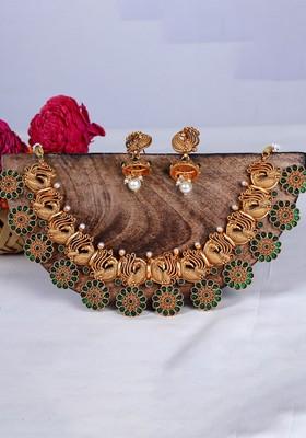 Gold Plated Stones Studded And Beads Beaded Necklace With Earrings