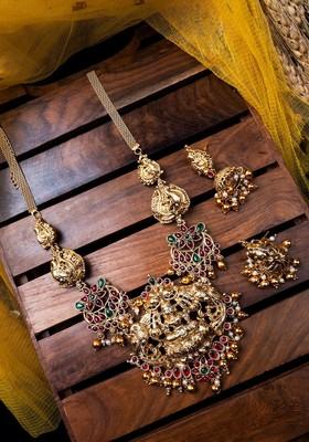 Gold Plated Stone Studded And Beaded Jewellery Set