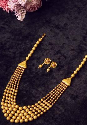 Gold Plated Stone Studded And Beaded Traditional Jewellery Set
