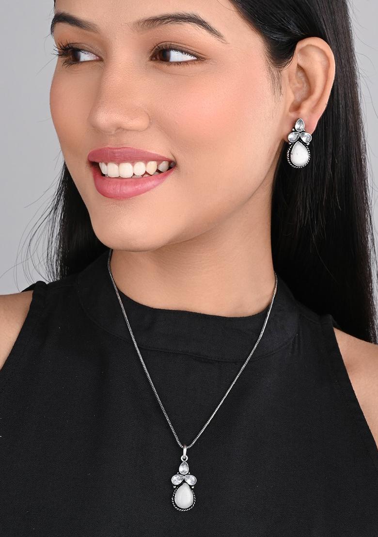 Silver Oxidised Finish Pearl Stone Pendant Set White