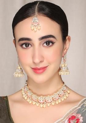 Handcrafted Kundan Pearls Peach Jewellery Set With Tika
