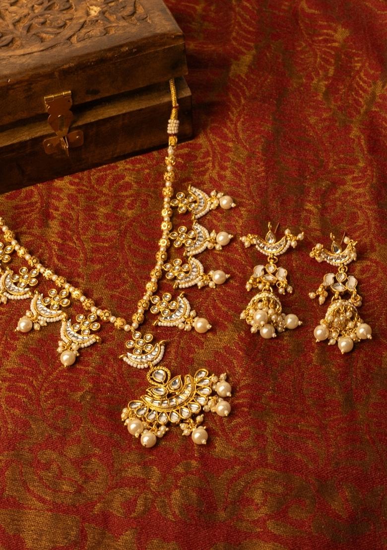 Gold Plated Artificial Stones Studded and Beaded Jewellery Set