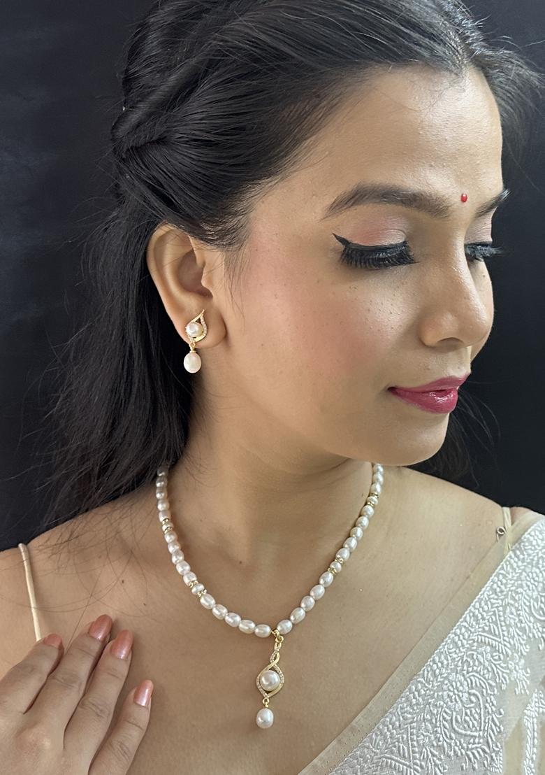 White Gold Plated Alloy Necklace Set - Indya