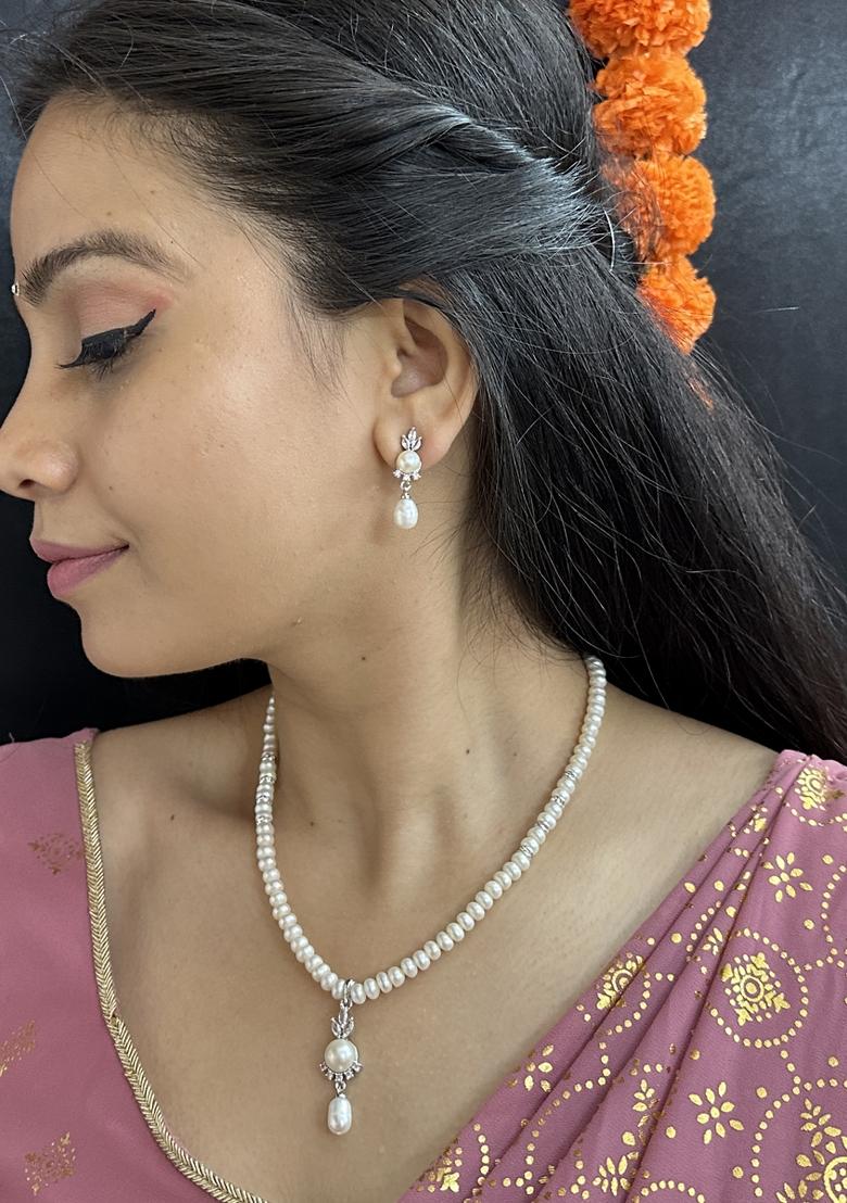 White Gold Plated Alloy Necklace Set - Indya