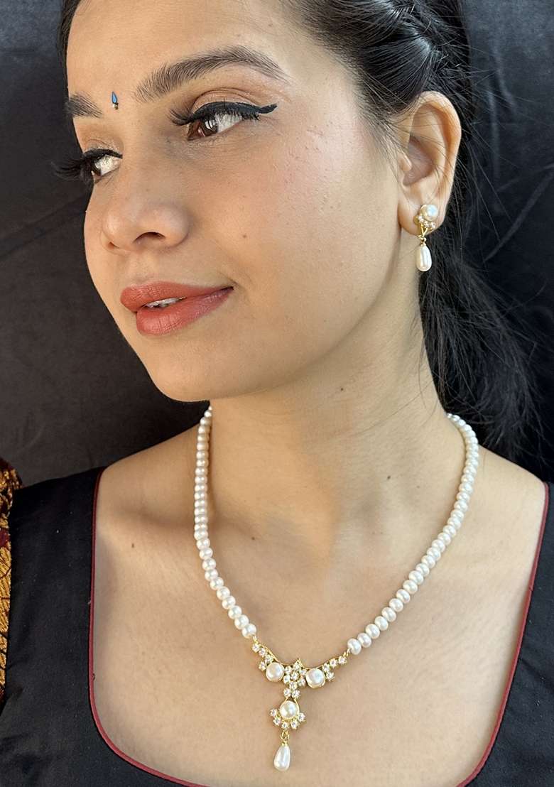 White Gold Plated Alloy Necklace Set - Indya