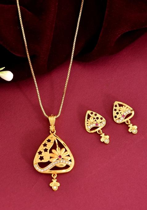 Gold Plated Floral Design Triangular Pandent With Chain And Earrings Set