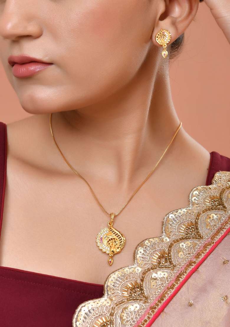 Gold Plated Elegent Design Chain Set - Indya