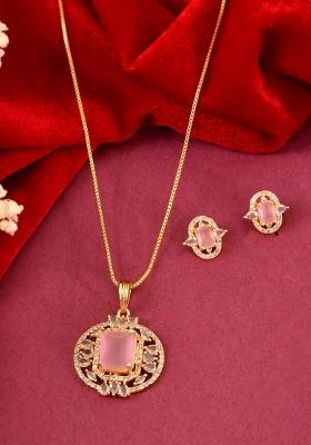 Gold Plated Baby Pink Rectangular Shaped And Ad Stone Studded Chain Set 