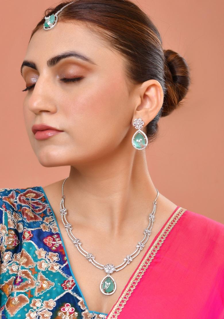 Silver Plated Teal Green Tear Drop Shaped Stone And Ad Stone Jewellery Set With Maang Tikka  - Indya