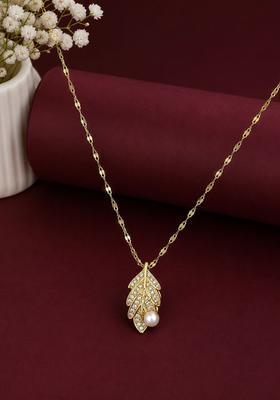 Golden Alloy Chain Pendant