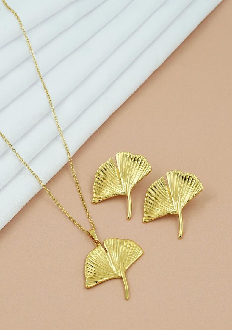 Golden Alloy Jewellery Set - Indya