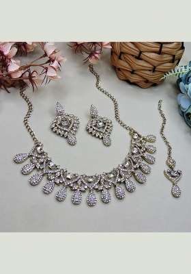 White Alloy American Diamonds And Stone Necklace Set