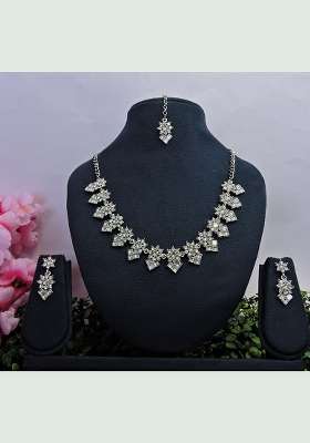 White Alloy American Diamonds and Stone Necklace Set