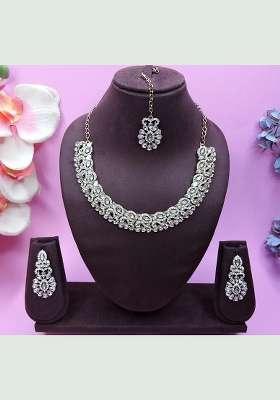 White Alloy American Diamonds and Stone Necklace Set