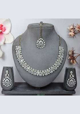White Alloy American Diamonds and Stone Necklace Set