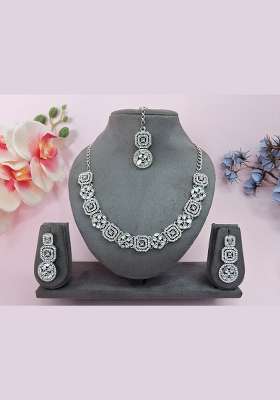 White Alloy American Diamonds and Stone Necklace Set