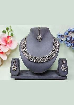 White Alloy American Diamonds and Stone Necklace Set