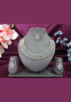 White Alloy American Diamonds and Stone Necklace Set
