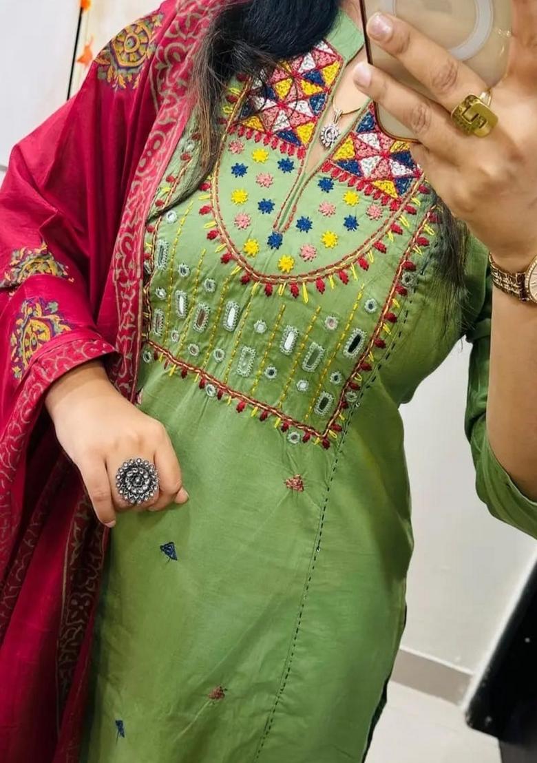 Green Embroidered Cotton Kurta Set - Indya
